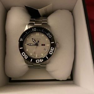 Gucci watch NWT